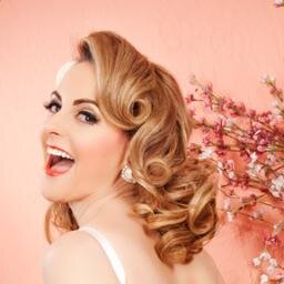 bridgetfolan's profile picture. Back to a stage near you, soon!!