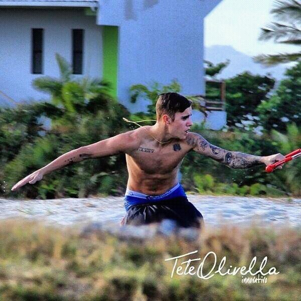 *Soy & Seré Belieber Forever* :3 -- Futuroo: Ser una Hold Tight :') *-*