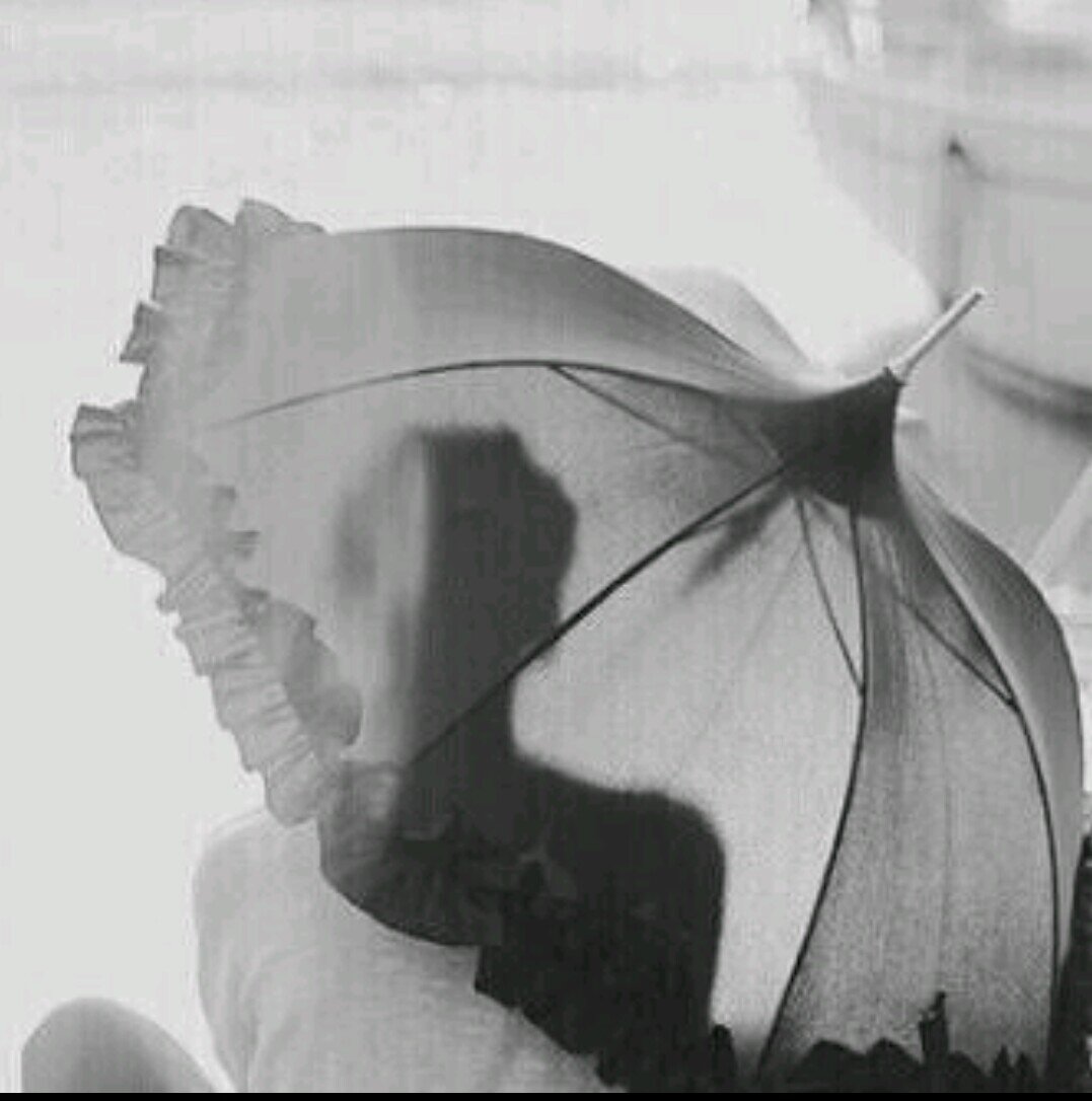 Htan_21's profile picture. " أقبلي مثل ديم ومثل نارٍ في هشيم "