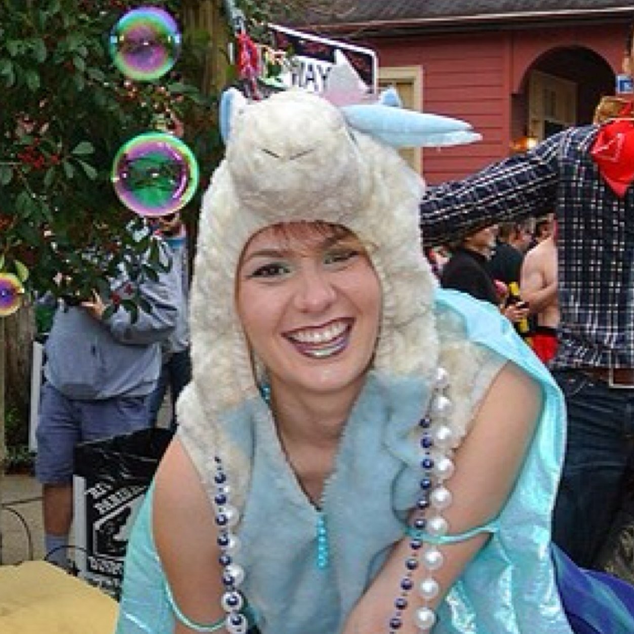 SurahSoWhat's profile picture. Opera singer, long nap enthusiast, best friend, beholder of awesome.  Los Angeles, New Orleans, Orlando.