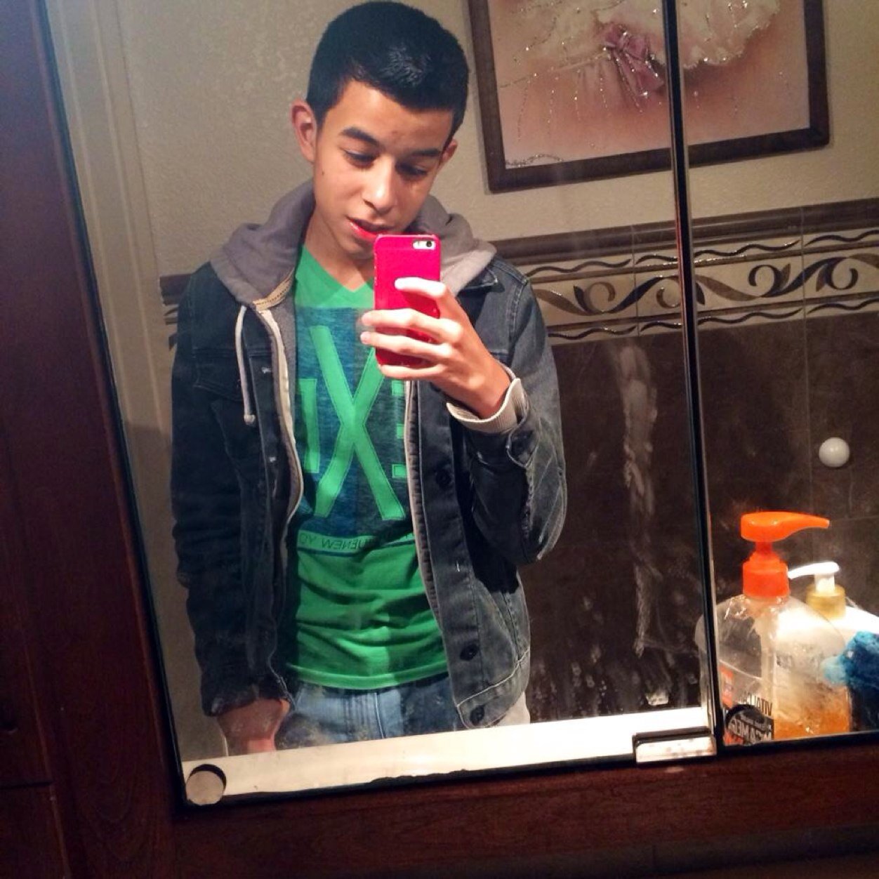 I'm 15 years old. I train in MMA (Muay Thai, Brazilian Jiu Jitsu)