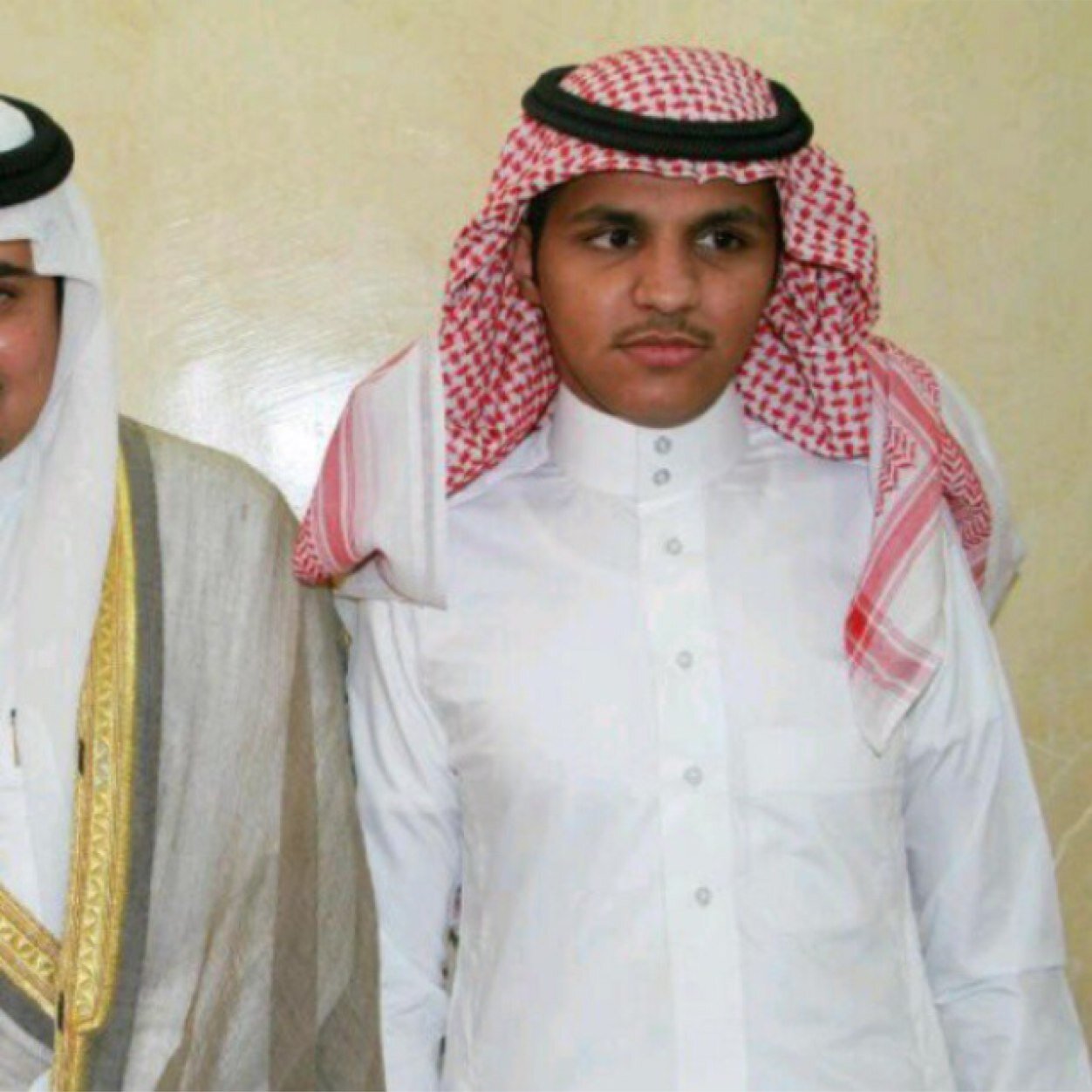 طالب جامعي علوم اداريه موظف ب كتابة العدل هلالي حد الجنون