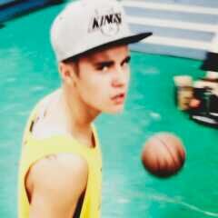 agr q eu te dei um follow gratis, siga a @JustinOurLuv ela sdv tdos