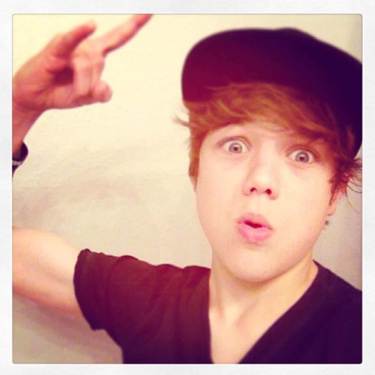 Go follow @milliehearts because she just gave you this free follow :)
