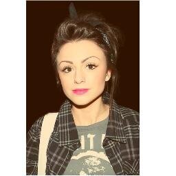 sheisbadtoo's profile picture. ~~~ mirá la brisa hijo de puta ~~~~