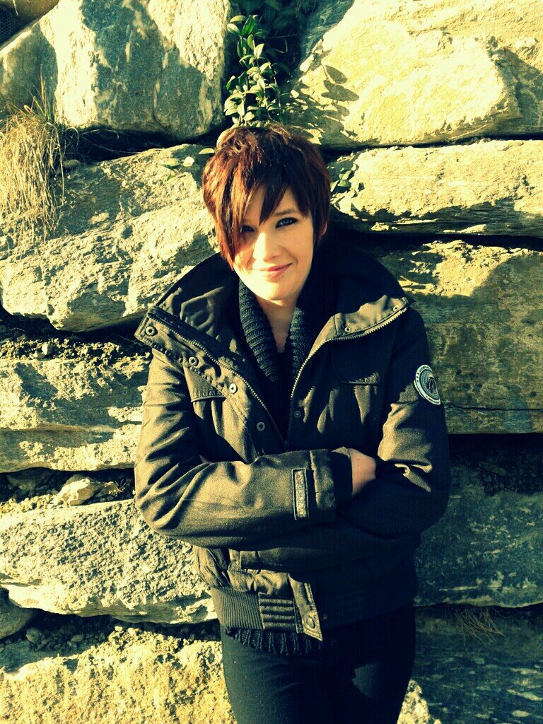 16/follow me - I'll follow always back/love 30stm, OneRepublic and Tom Felton ♥