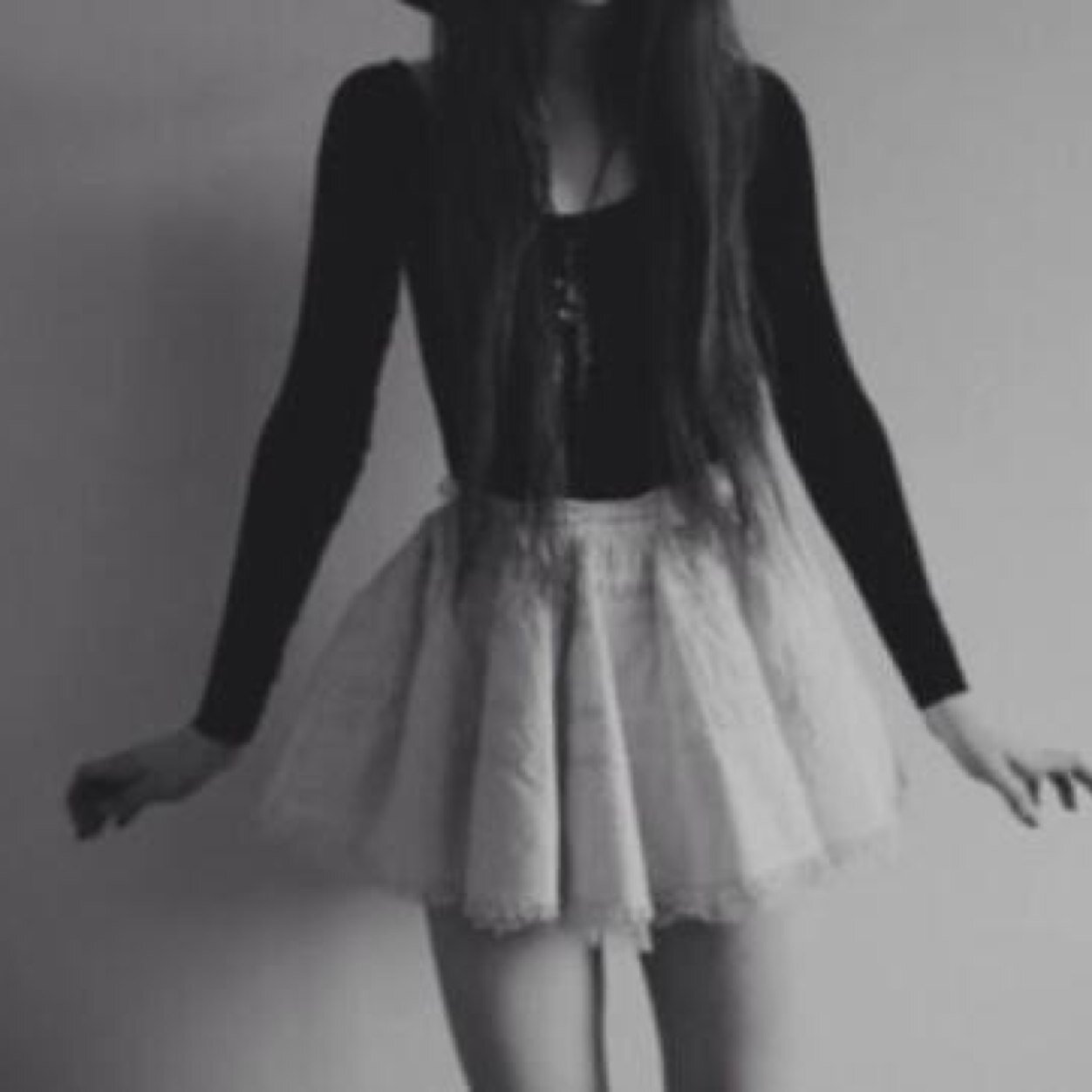 ∞Girl. 14. Severe depression. I'm here if you want to talk. Just DM me.∞