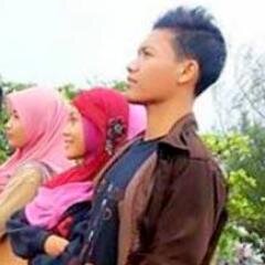 Tiada resah apabila kita berserah,
Tiada keluh jikalau kita mampu bersimpuh ,
Tiada kalut jika kita mau bersujud ..