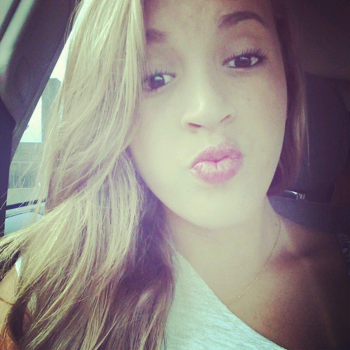 kiany_reis's profile picture. O sorriso custa menos que a eletricidade e dá muito mais LUZ.