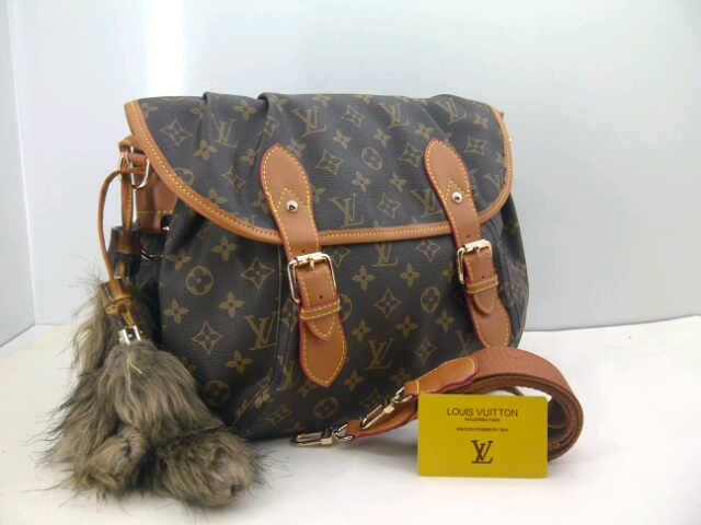 Hey , kita jual berbagai macam tas loh , keep DM atau . WA : 087883737644 .  Happy shopping guys
