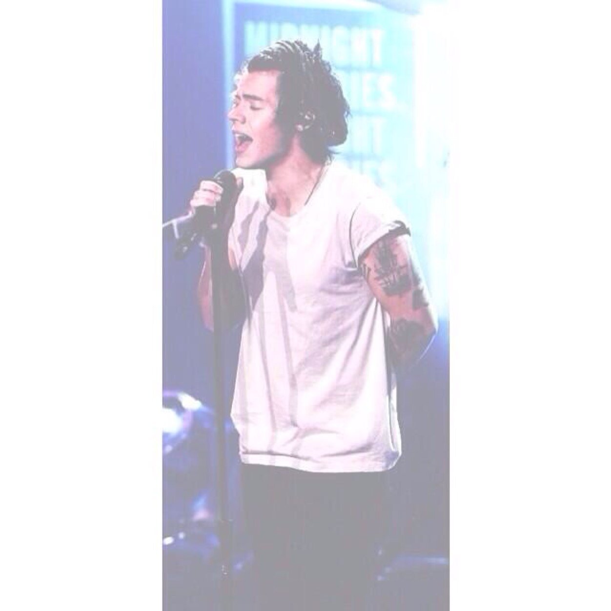 GO FOLLOW @fl0weryharry its my main acc - harry girl