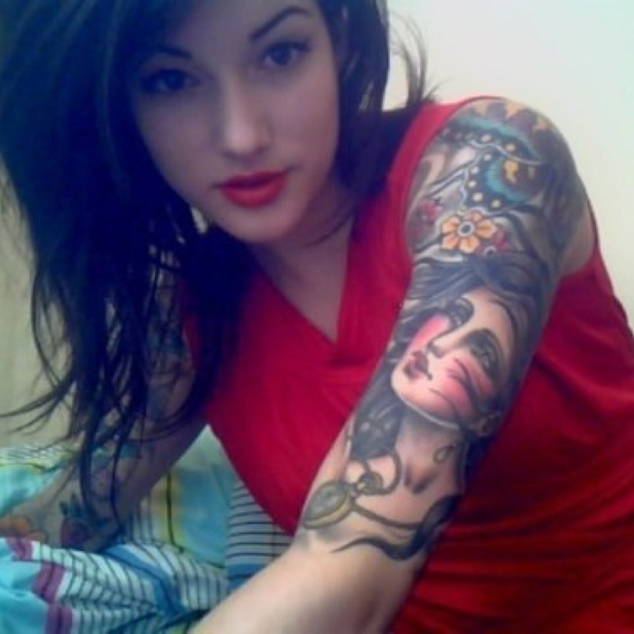 18 - Tattoos - Single - Bisexual | I follow back 3
