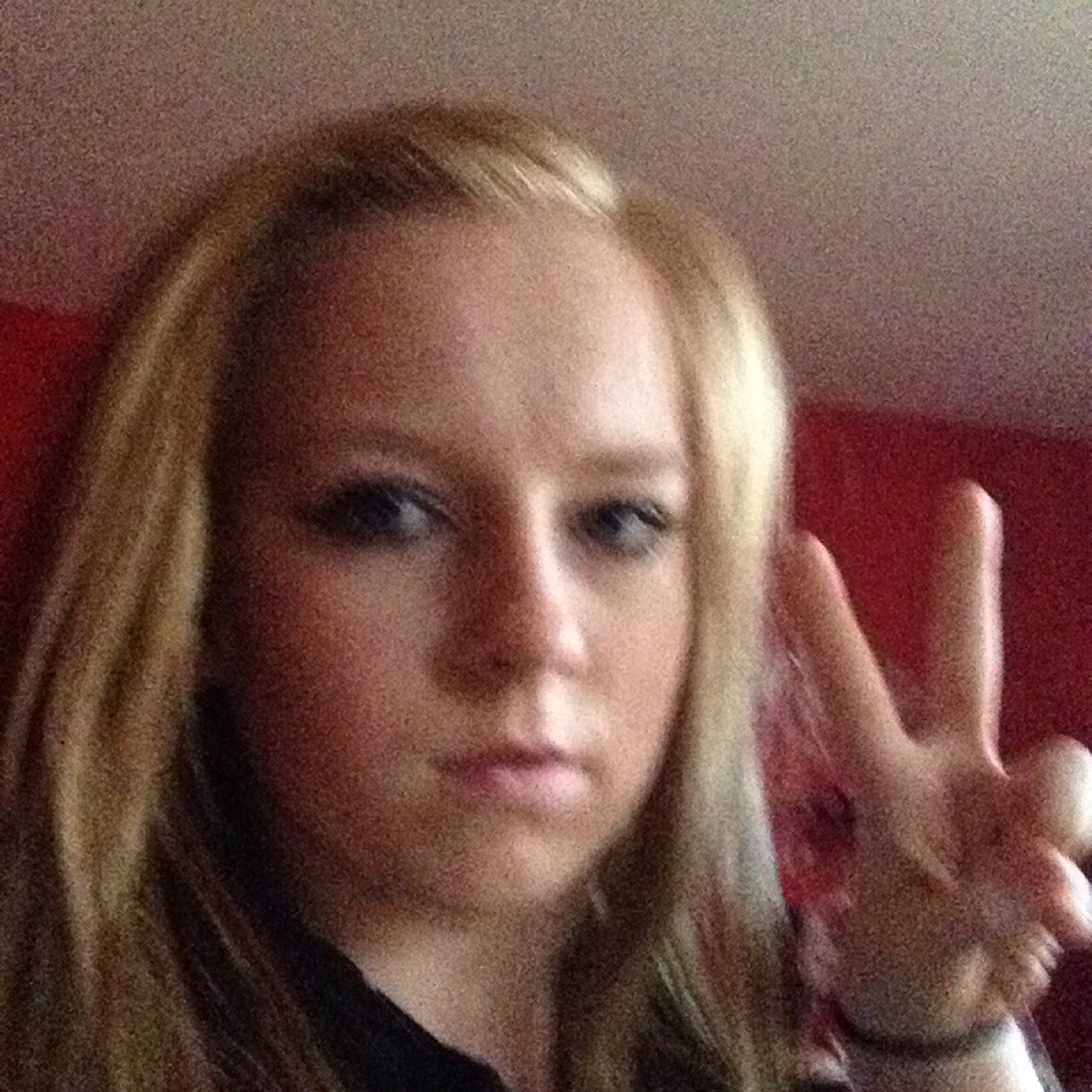 I love all my followers and my wonderful boyfriend and if my followers hate me i really dont care cuz i love you3
