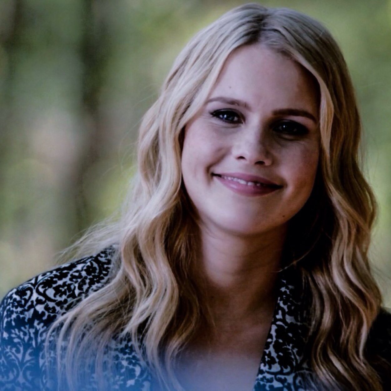 reignthough's profile picture. i'm socially awkward and i watch a lot of tv shows bye