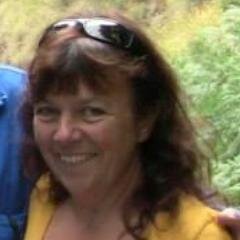 trotse moeder van 4 kids, verpleegkundige, lid ethische commissie en docente nieuwe medewerkers WGK, docente Vlaamse trainersschool. atletiektrainster