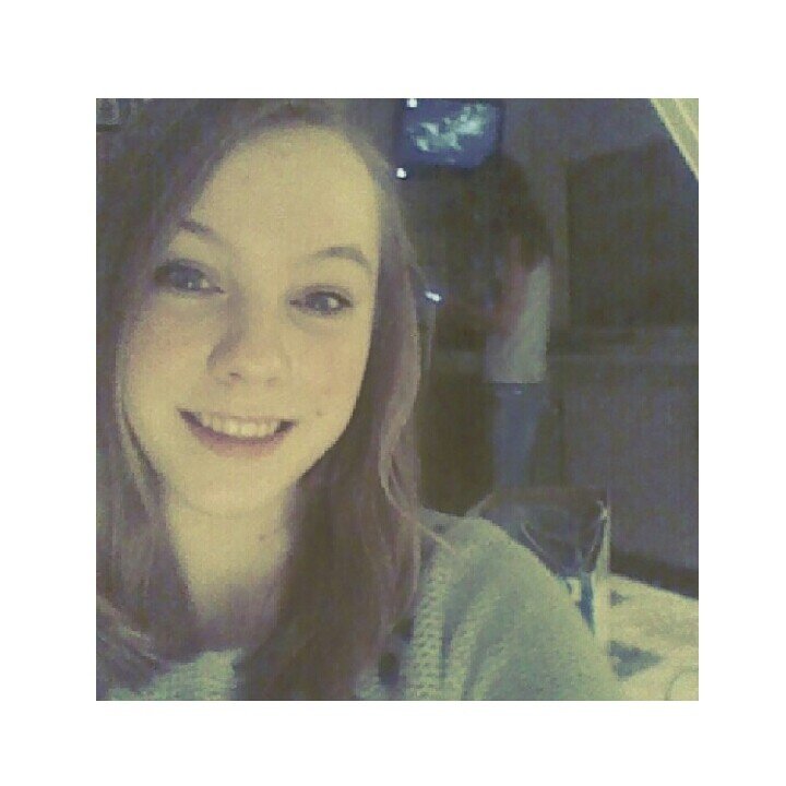 Mainiac   Love Nils      Saw Ariana Grande 091113          
    UNICORNNN