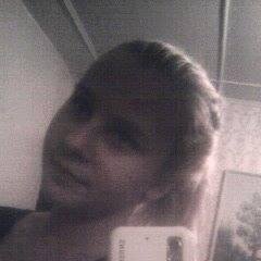 Mahal kiiita :* ,, if U following me.   Directioner ,Mcronnie ^_^ , Wish to be friends with Pilipinas and Indonesians ^_^ ...