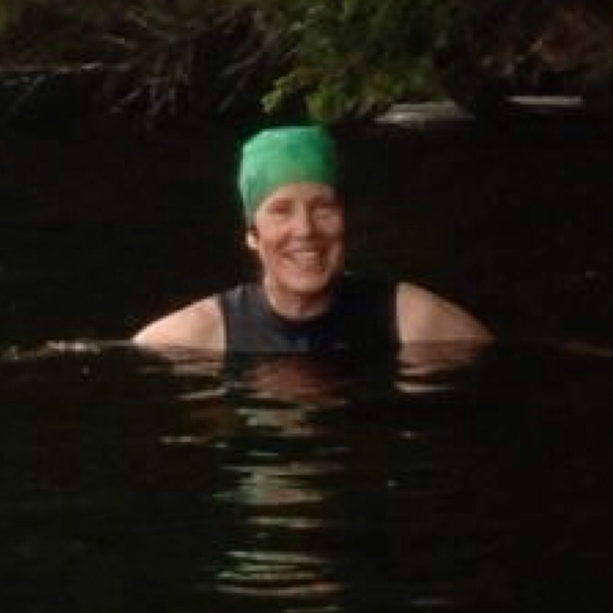 Proud Canadian! I enjoy: family and friends, outdoor swimming, walking, sewing , kayaking, baking pies...(and Firefly)