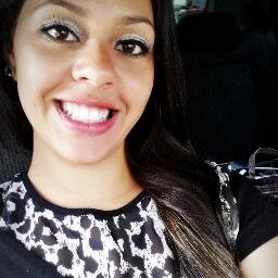 withouteffect's profile picture. preciso ser o oposto do que o mundo é