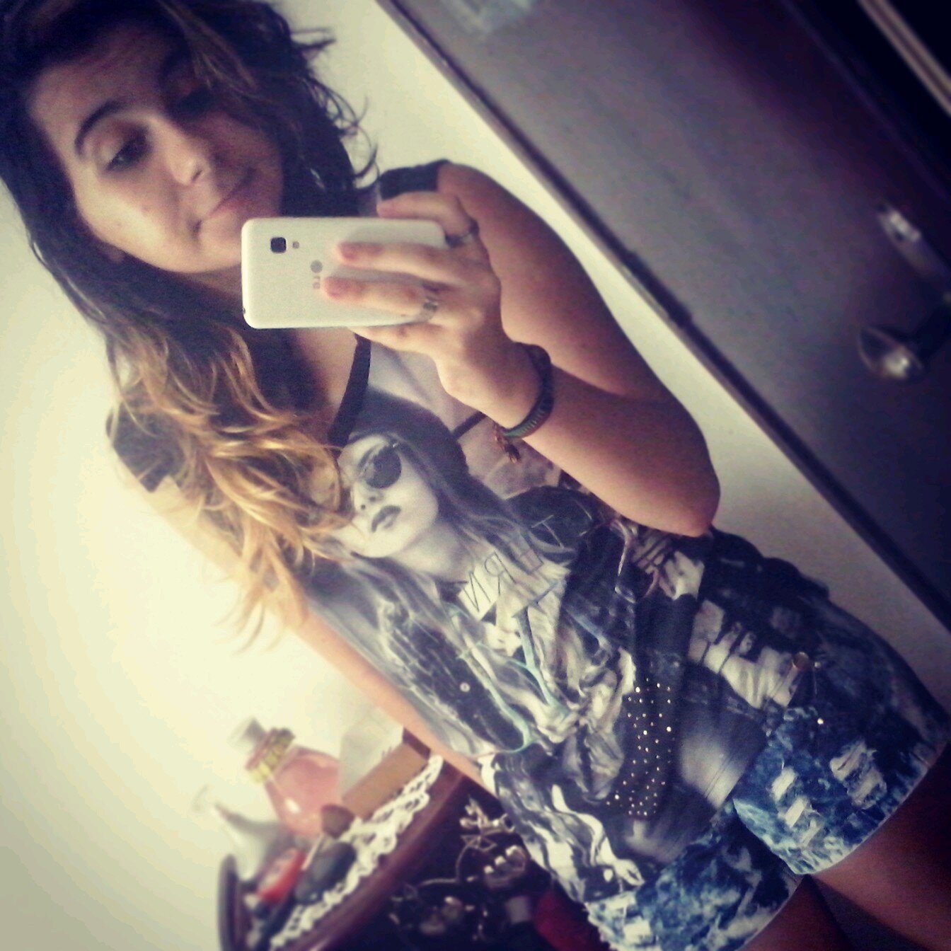 Mundo Louco , onde maçãs te oferecem serpentes .-.
