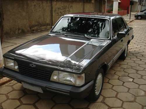 Empresa no ramo de venda de automóveis desde 1994