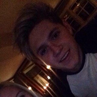 Pode seguir  @swaggsgirl estou  em meta please ☀ follow gratis ☀