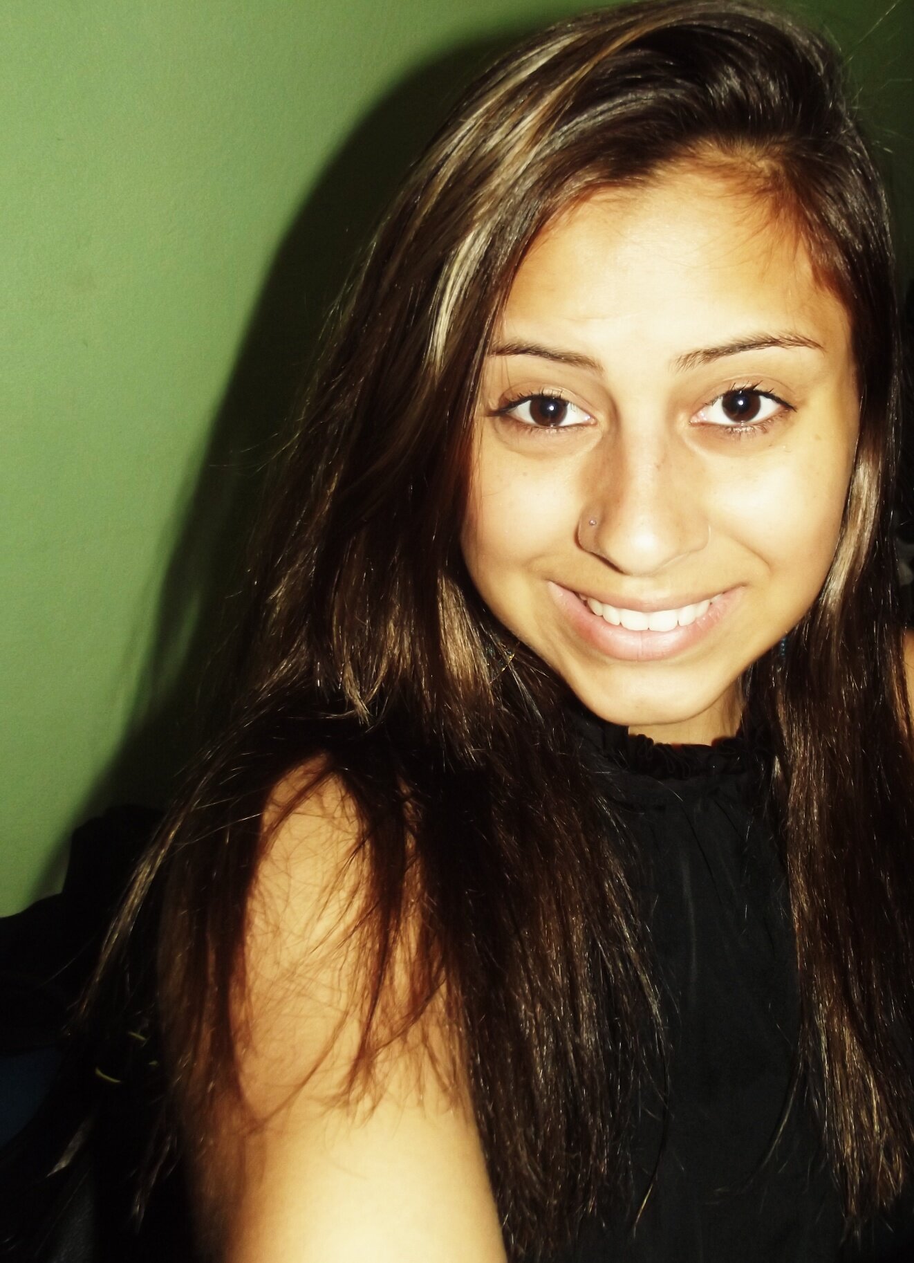 Aprenda a esquecer o que te faz sofrer, se apegue ao que te faz bem, sorria e vai viver essa vida tão curta.