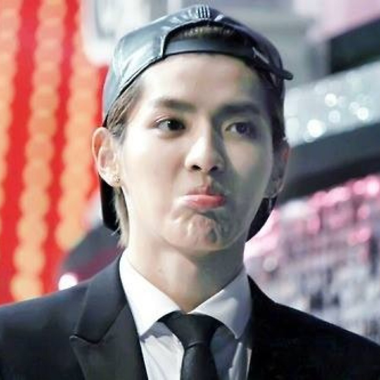 ผมคริส (ไม่)นิ่ง เมะ มุ้งมิ้งบ้าง อยากไปกาแลคซี่ .เบะปาก. #05.11.13