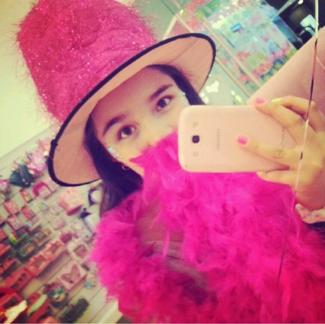instagram valitaa_123 Sigueme                                                                       Sigueme y te sigo en Twitter y instagram
