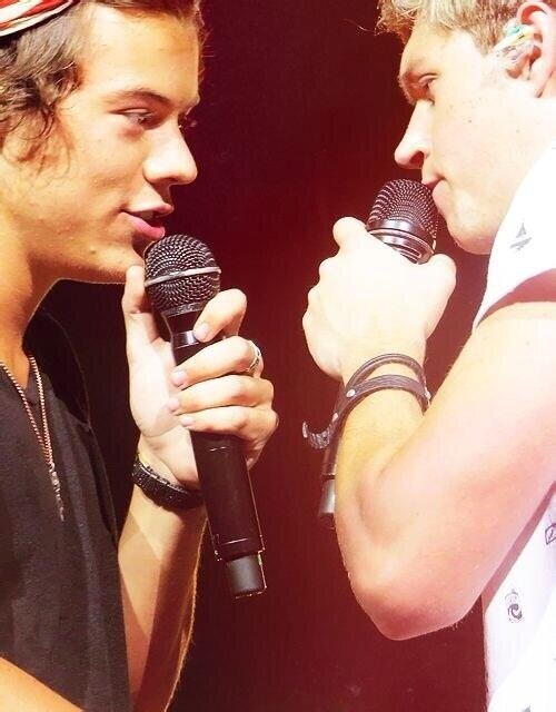 FREE FOLLOW BC YOU DESERVE IT! BUT PLEASE FOLLOW @fcuknarryx :)
