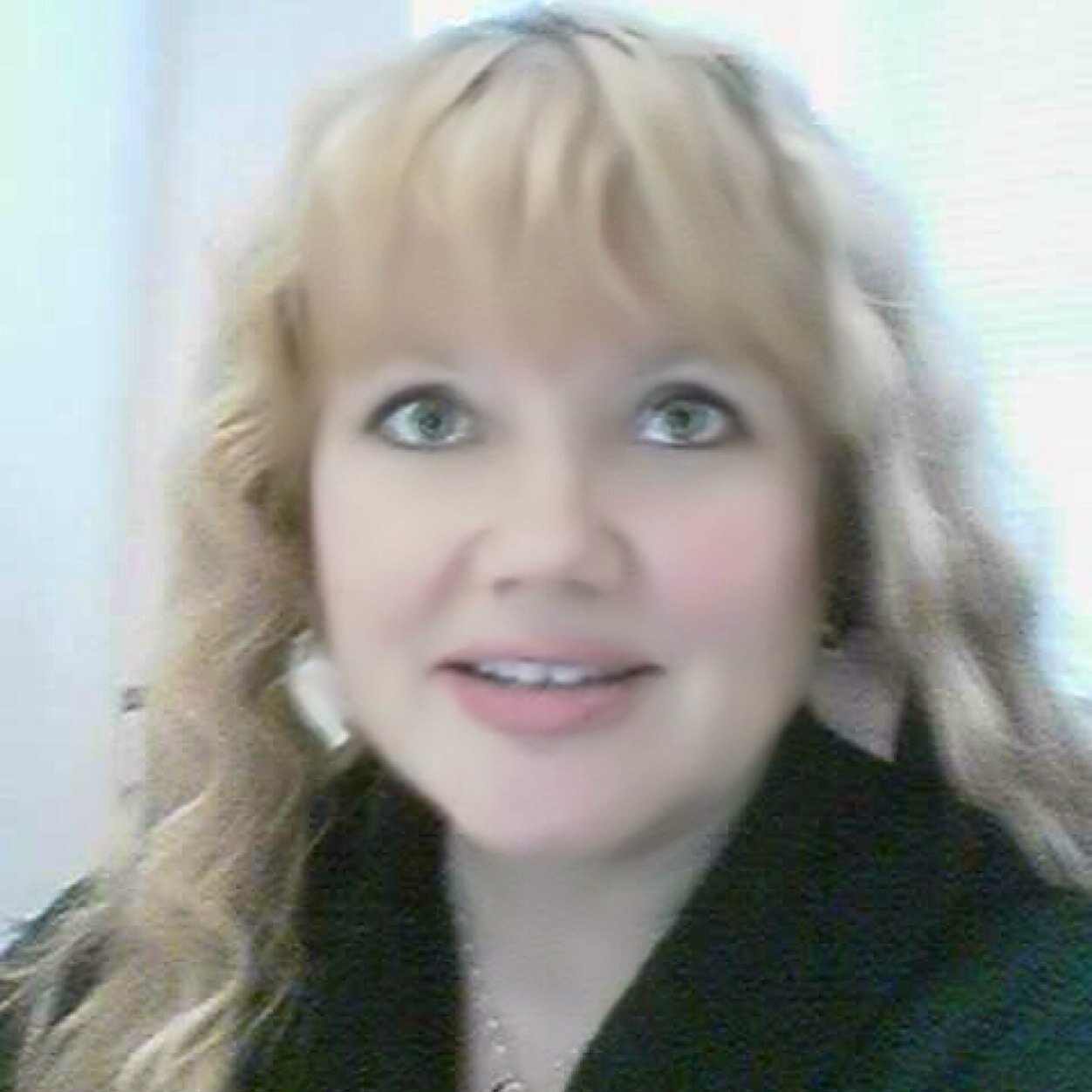 I'm just me. I love God, my son, the rain, music, my city, all sports & writing...Not interested in internet flings so no foolishness plz!