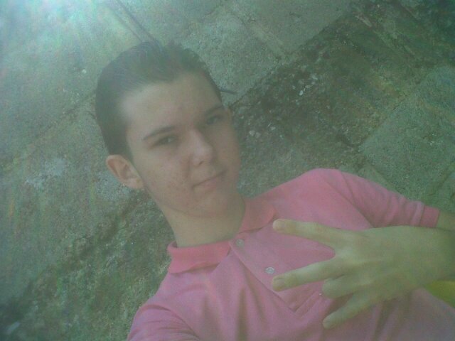 Sigueme ;) y en un ratico depues k me entere te sigo :p