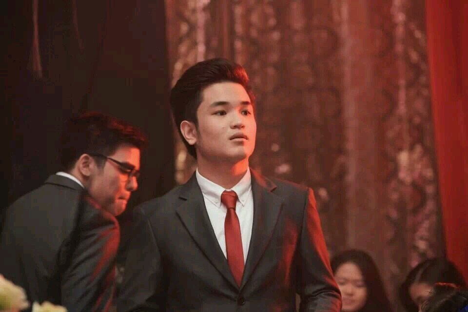 LozadaRich_'s profile picture. 