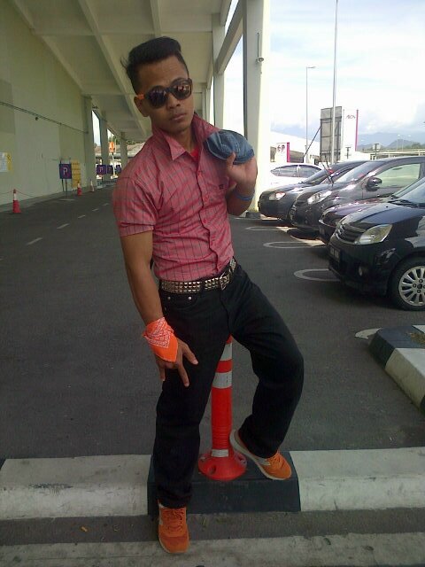 Hafyzul's profile picture. To get s0metin' priceless you must work hard 200% m0re than n0rmal.. That's my way.. :D