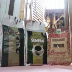 Kopi Organik SEMERU dipetik & diolah dari biji kopi robusta organik pilihan di Lereng Gunung Semeru, rasakan nikmatnya !