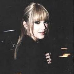 Account Private ○ Selly Demi ♥                            Love you all. 'Stay you and never give up'