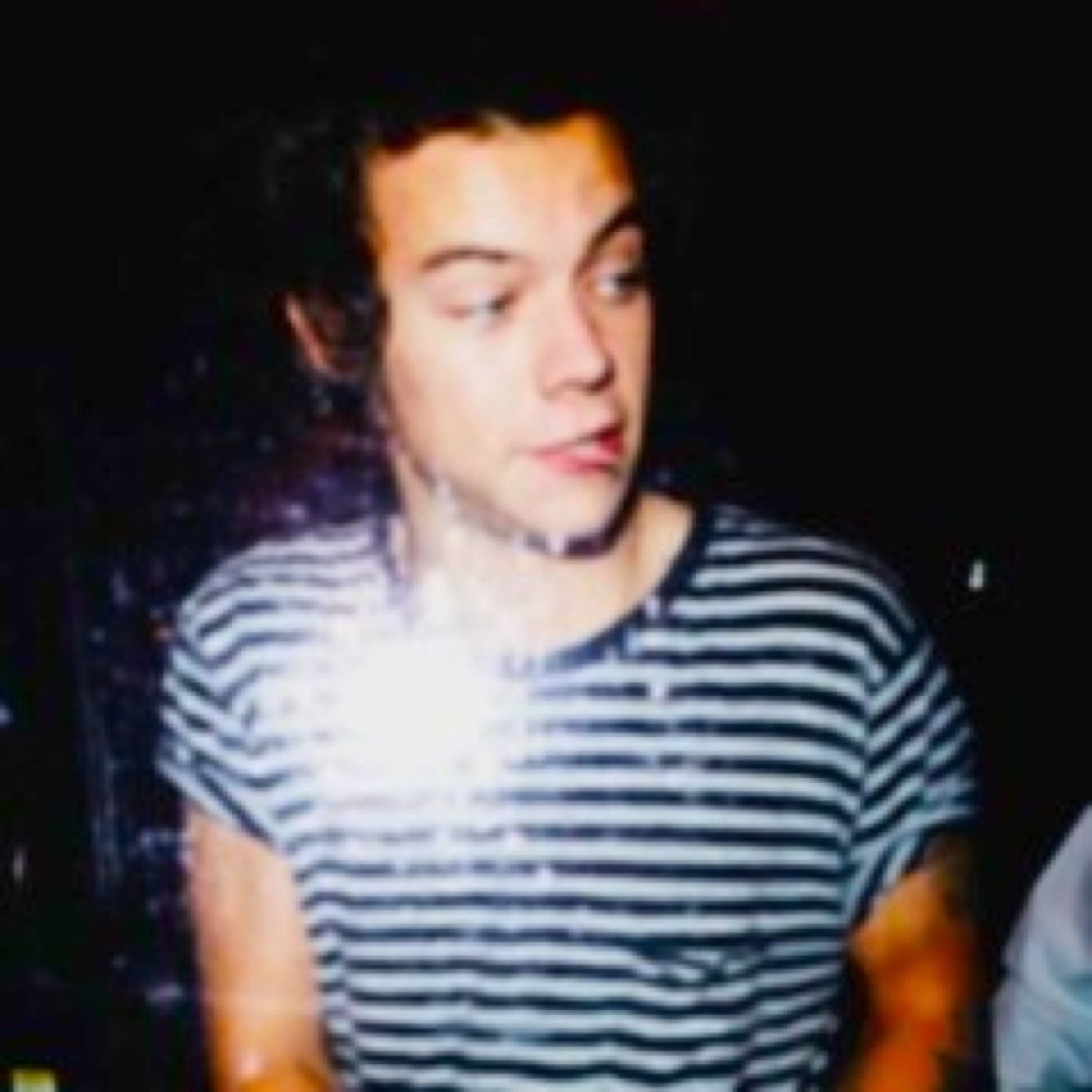 drasticlou's profile picture. follow @mistynightharry bc she's rlly close to her goal and she gave u this free follow pLEASE. u think u have a choice