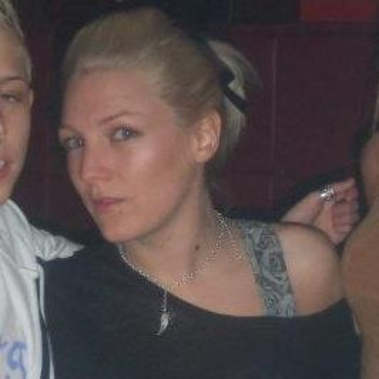 pinkzo's profile picture. life is about living and loving and having fun