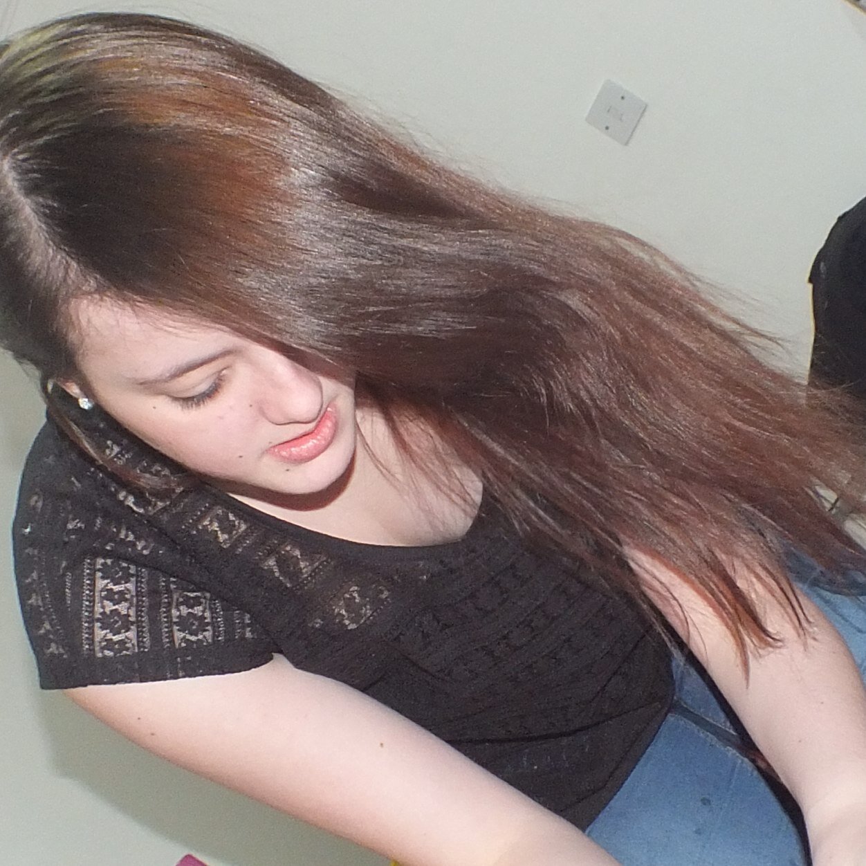 erin-louise doherty.. follow me I'll follow you back:) 
- pin:24CC516E add me.