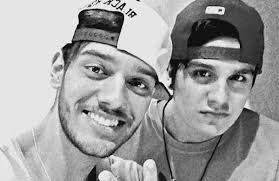 Amo mais que chocolate... A espera de um Follow das minhas vidas, @Luansantana @lucaslucco...