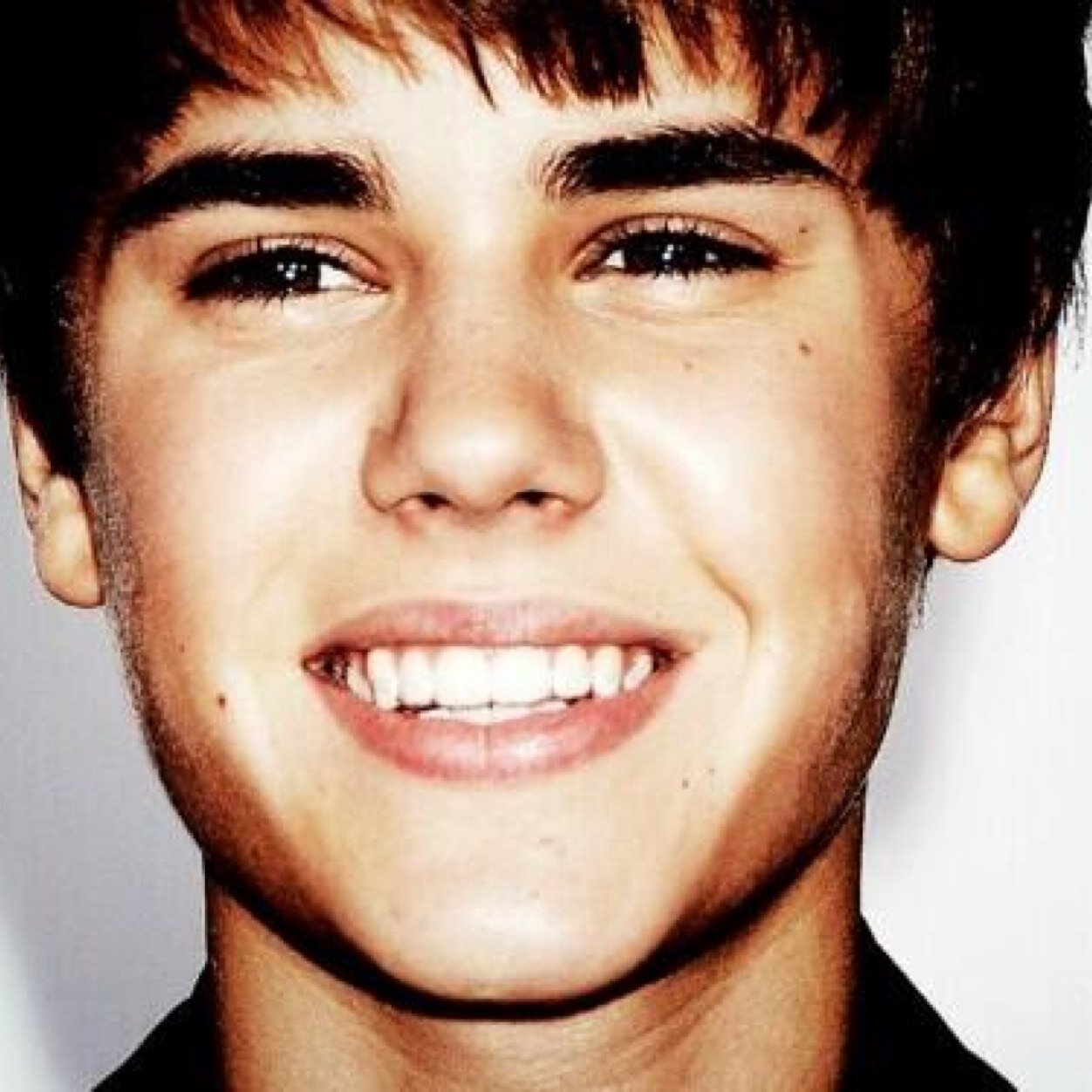 ForeverDrew94's profile picture. I need his smile to live, as long as he stay happy I am too, do anything to see him well... LOVE YOU SO MUCH @justinbieber , need you to live