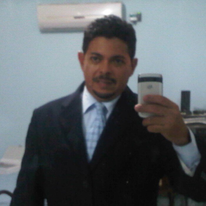 Amante de los deportes, en una búsqueda constante de Dios, me gusta hacer las cosas bien, amo a Cumaná. Ing. De Petróleo