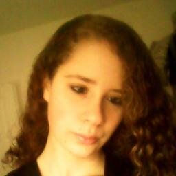je m'appelle Aurore j'ai 19 ans j'habite en france