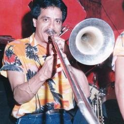 Trabajo en la Musica profecionalmente; Trombonista, escribo Arreglos y doy Clases...Soy del estado de Oaxaca y vivo en Mexico, D. F.