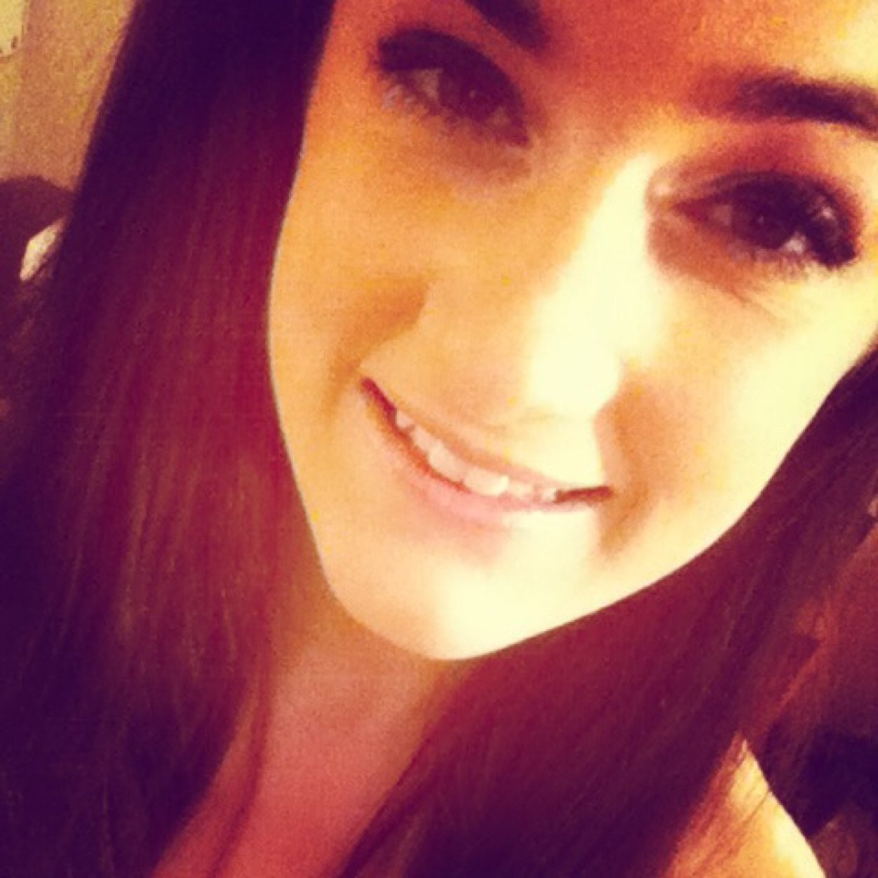 Love pizza, Favorite color Green, Brown eyed Beauty, Love 1D!