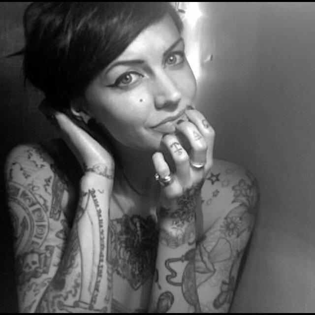 Cornish Lass Born in the 80s Bloody love Icecream an Tattoos r me addictions.