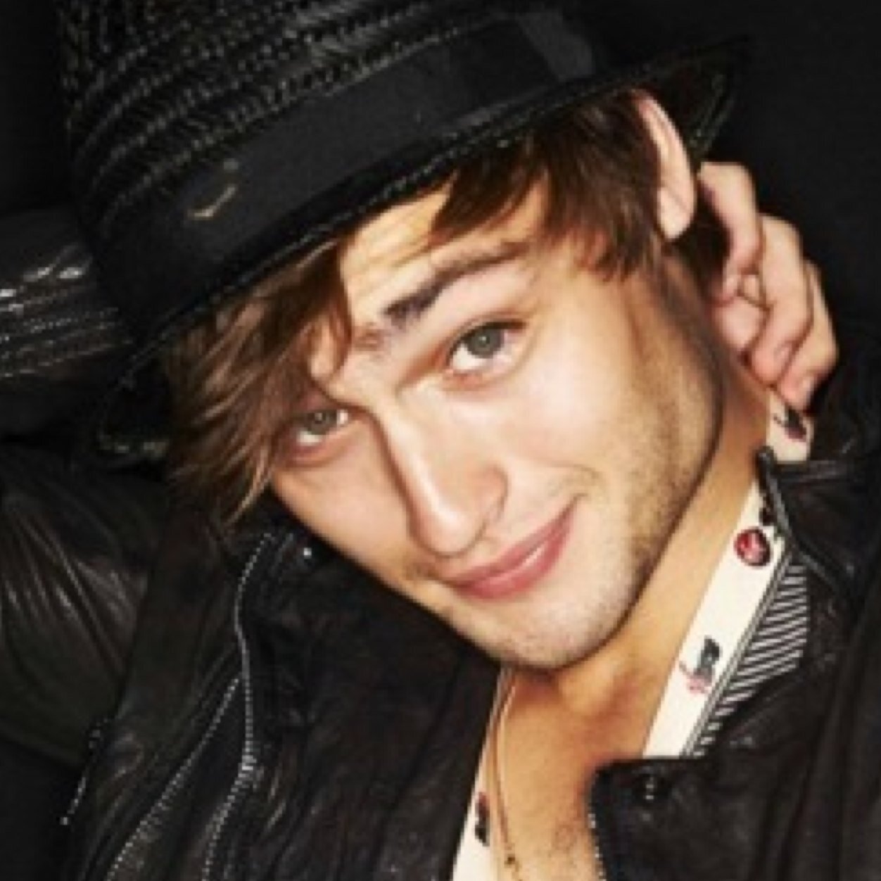 Thais, Brazilian, 20 years and LOVE SO MUCH DOUGLAS BOOTH! Since: 24/01/14 ❤️