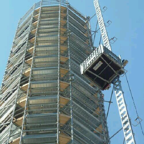 Azienda leader nella fornitura a #noleggio di #ponteggi , #puntellazioni , #montacarichi da #cantiere e #coperture provvisorie fisse o mobili