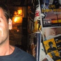 | Τα tweets των άλλων |

- Οι άνθρωποι με αδειάζουν. Πρέπει να απομακρυνθώ για να ξαναγεμίσω -
Τσαρλς Μπουκόφσκι.
