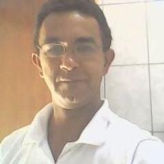 um cara legal. odeio hipocrisia. quem me conhece sabe. quem me tem como amigo sou verdadeiro. mas quem for meu inimigo sou o pior dos pesadelos!